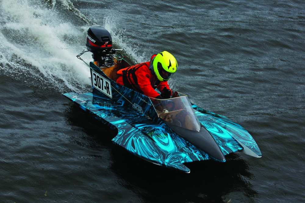 Sharper image speed boat hot sale racing